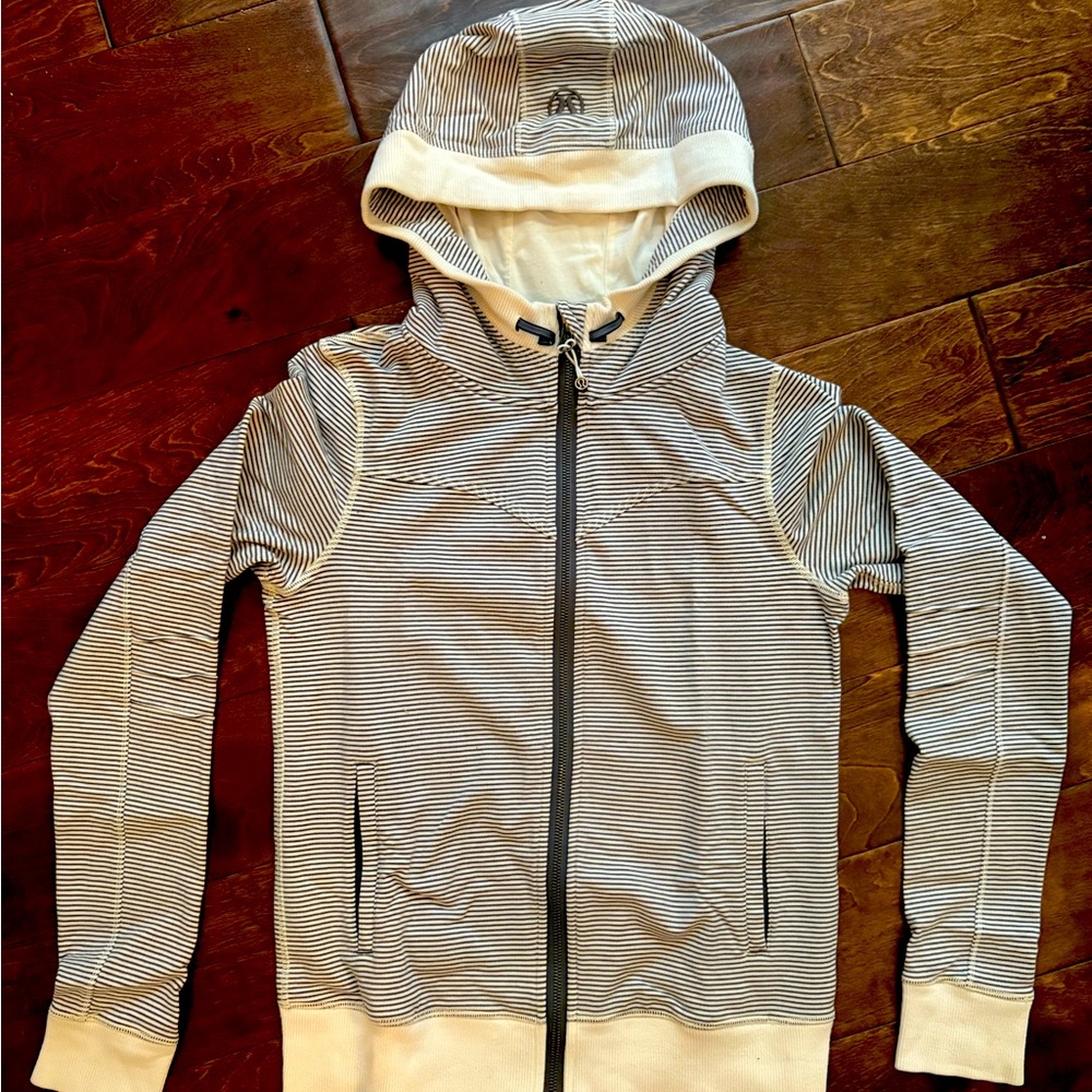 EUC lululemon hoodie sz 8